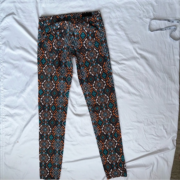 Celebrity‎ Pink Jeans Geometric Patterned Pants - Picture 2 of 7